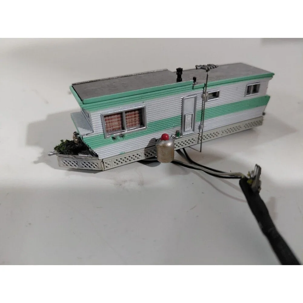 Woodland Scenics N Gauge Model Railroad Scenery Grillin' Chillin' Trailer House